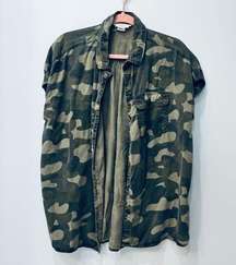 C & C California distressed camouflage button up shirt sz Medium