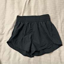 high waisted workout shorts SZ small (EUC)