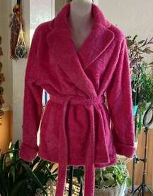 𝅺DELICATE'S Raspberry Fuzzy Short Robe Size Small