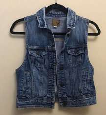 America eagle jean vest size small