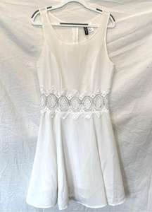 H&M  | Lace Fit & Flare Dress with Appliqué Waist | White | Size: 2