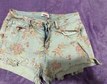 - BONGO FLORAL SHORTS SIZE 13