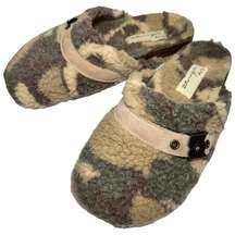 Vintage Havana Women’s 6.5 Green Tan Multi Camouflage Ricky Fuzzy Fleece Clogs