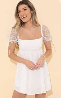 Baby Doll Dress in White Daisy