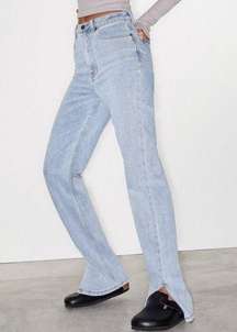 NWT  Straight Leg Jeans Light Wash Blue