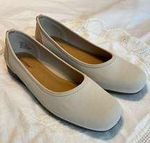 Comfortview Lyra Slip On Flats Shoes Women’s Size 12 WW Cream Beige Color Casual