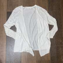 Maurice’s White Cardigan Small