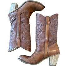 Vintage Dingo VINTAGE BROWN HEELED COWBOY BOOTS  size 7.5