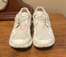 On-running White Running Shoes