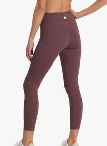 Vuori Women's Stride Legging in chest sz S