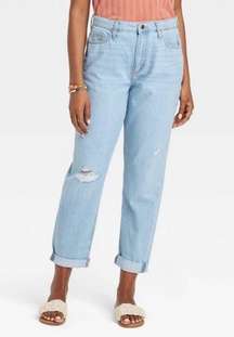 NWT Universal Thread Mid-Rise Boyfriend Jean Light Wash