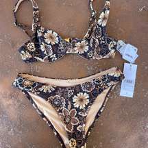 Sold out // NWT Rhythm Cantabria Floral Underwire
Bikini Top and bottoms