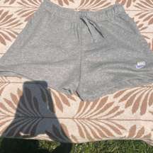 NWT  SWEAT SHORTS