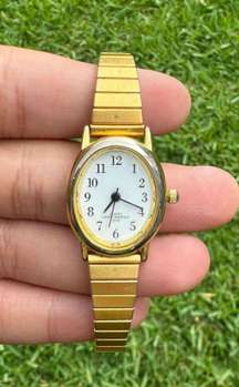 Vintage Quartz Gold Tone Water Resistant Analog Wristwatch 30M