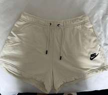 small  shorts 
athlesuire