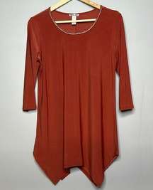 BLOSSOM BY P RUST COLORED 3/4 SLEEVED ASYMMETRICAL HANKY HEM BLOUSE MEDIUM