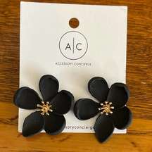 Accessories, concierge, black, ceramic floral, petal earrings