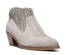 💝HP!💝 NWOT! CHRISSY Bootie Gray Suede