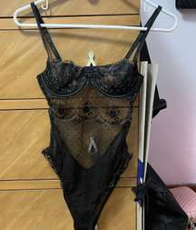 NWOT Victoria’s Secret Rose Bud Lace Bodysuit