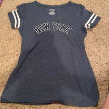 New York Yankees women’s T-shirt. Like new condition.