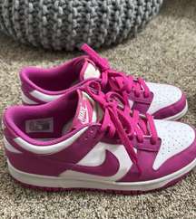 Women’s Dunk Low