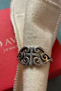 Scroll Cross Ring