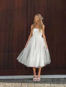 white tulle dress 