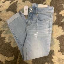 NWT American Eagle Light wash Cropped Jeans