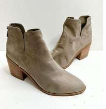 BP Boots Womens 10 Brynne Gray Block Heel Cut Out Zip Western Booties