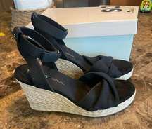 SO black wedges Sz. 7.5