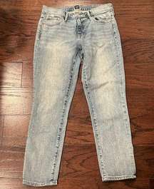 GAP Women’s Light Wash High Rise Girlfriend Ankle Jeans Size 27