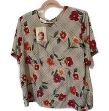 Kathie Lee Womens 18 W Blouse Floral Print Polyester Short Sleeve. New With Tags