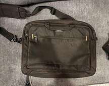 basics Laptop Bag