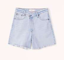 High Rise Dad Shorts in Light Wash - 26