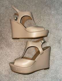 Nude Wedges