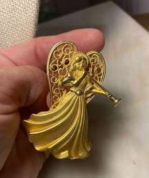 JJ Jonette Jewelry Co Angel brooch gold tone vintage stamped