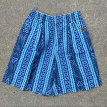 Vintage blue medallion stripe printed pleated front bareback high waist shorts