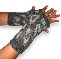 Old Navy Womens Knit Fingerless Gloves Gray Silver Leopard Print Cozy Large XL