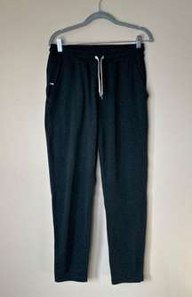 Vuori Woman’s Green Joggers Size Medium