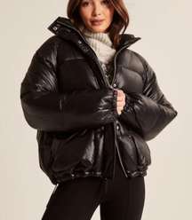 Abercrombie & Fitch Women's Oversized Utility Puffer Jacket