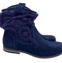 suede pull-on blue booties crochet stitching detail women Size 6