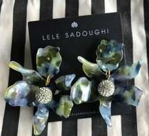 NWOT Lele Sadoughi crystal lily small earrings