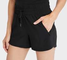 Women's Stretch Woven Mid-Rise Shorts Black Sz Medium