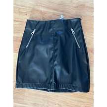 Faux leather skirt size small black