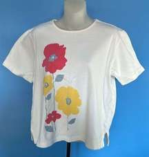 Cathy Daniels White Flower Short Sleeve T-Shirt Size Medium