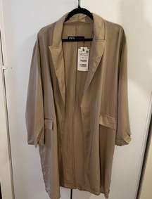 Open Trench Coat size M. NWT