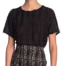 Everleigh medium shadow eyelash woven‎ blouse