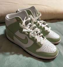 Dunk High SE