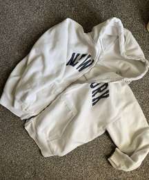 ‘new york’ white zip up 