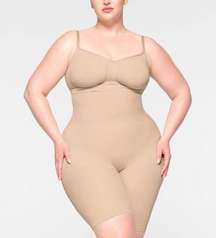 Skims Seamless Sculpt Mid Thigh Short Shapewear in Mica Size Small